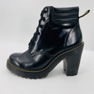 Dr Martens Boots Size 9 Persephone Leather Chunky Combat Tread Lace Up Heeled